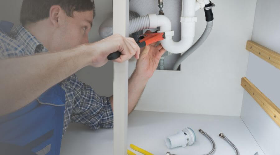 Professional expert plumbing services in Edwardsport, IN